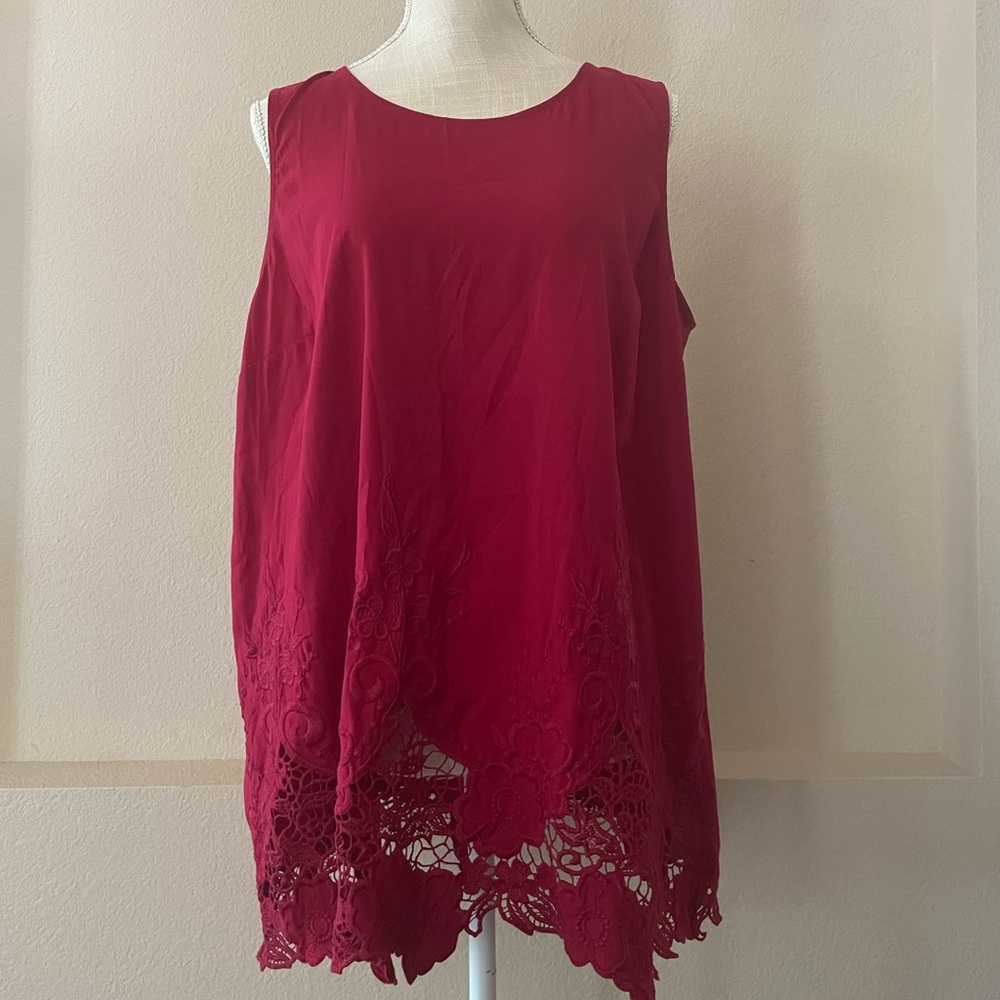 Long, burgundy lace Coldwater Creek tank top. Size large.